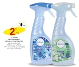 Le spray désodorisant désinfectant textile - Febreze dans le catalogue Stokomani