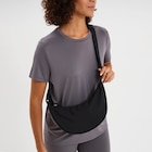 Sac banane en bandoulière noir femme en promo chez La Halle Sac banane en bandoulière noir femme dans le catalogue La Halle