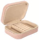 Super U Sainte-Marie-aux-Mines - Promo Boite à bijoux rectangulaire Promo Boite à bijoux rectangulaire à 4,99 € dans le catalogue Super U à Sainte-Marie-aux-Mines