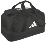 Rucksack oder Sporttasche von adidas im aktuellen Woolworth Prospekt