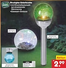 Bruchglas-Solarleuchte bei Netto Marken-Discount im Höchstädt Prospekt für 2,99 €