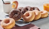 Assortiment de 4 donuts au chocolat et 4 donuts au sucre en promo chez Carrefour Ivry-sur-Seine à 4,50 €
