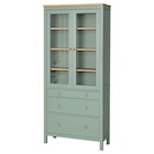 Vitrine mit 3 Schubladen graugrün/hellbraun lasiert von HEMNES für 349,00 € bei IKEA im Angebot Vitrine mit 3 Schubladen graugrün/hellbraun lasiert von HEMNES im aktuellen IKEA Prospekt
