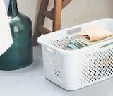 Promo Panier a linge 40l à 4,79 € dans le catalogue Super U à Saint-Benoît-du-Sault