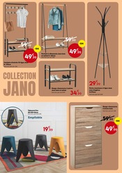 Chaussures Angebote im Prospekt "Meublez-vous de bonnes affaires" von Maxi Bazar auf Seite 12