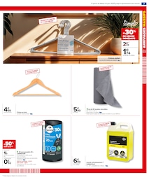 Offre Poubelle dans le catalogue Carrefour du moment à la page 9