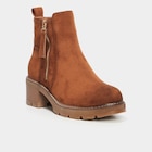 La Halle Marseille - Promo Bottines à talons effet daim zippées marron femme Promo Bottines à talons effet daim zippées marron femme à 49,99 € dans le catalogue La Halle à Marseille
