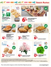 Promos Tomate dans le catalogue "OFFRES DU MOMENT" de Auchan Supermarché Tomate en promo dans le catalogue Auchan Supermarché à la page 9