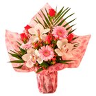 Promo Composition De Fleurs Maman à 22,99 € dans le catalogue Auchan Hypermarché à Buchelay