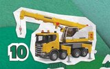 Camion Scania super 560R avec grue Liebherr - BRUDER - Intermarché Hyper Camion Scania super 560R avec grue Liebherr - BRUDER à 52,42 € dans le catalogue Intermarché Hyper