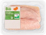 Frisches Putenschnitzel oder Hähnchen-Brustfilet Angebote von Einfach Bio bei REWE Halberstadt für 24,99 €