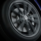 Aktuelles Dynamische Nabenkappen mit neuem Volkswagen Logo Angebot bei Volkswagen in Bielefeld ab 127,00 €