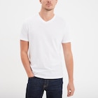 La Halle Marcey-les-Grèves - Promo T-shirt manches courtes coton col V blanc homme Promo T-shirt manches courtes coton col V blanc homme à 5,99 € dans le catalogue La Halle à Marcey-les-Grèves