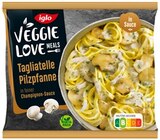 Veggie Love Tagliatelle Funghi oder Veggie Love Kürbis Quinoa Angebote von Iglo bei REWE Pulheim für 2,79 €