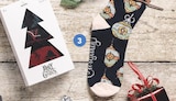 Promo La boîte cadeau sapin avec paire de chaussettes (du 36 au 41) à 9,99 € dans le catalogue Stokomani à Basse-Goulaine