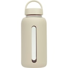 Trinkflasche aus Glas/Silikon, greige (800 ml) bei dm-drogerie markt im Prospekt "" für 17,95 €