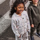 Sweat zippé à capuche beige fille en promo chez La Halle Sweat zippé à capuche beige fille dans le catalogue La Halle