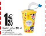 Gobelet enfant 400 ml avec paille en promo chez Carrefour Saint-Dizier à 1,25 €