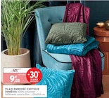 Plaid embossé exotique - Domédia en promo chez Intermarché Le Mans à 9,03 €