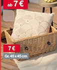 Dekokissen für 7,00 € bei Woolworth im Angebot Dekokissen im aktuellen Woolworth Prospekt