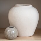 Mini vase boule en promo chez B&M Sarcelles à 2,78 €