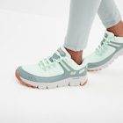 Promo Baskets running Skechers Summits vert menthe femme à 46,19 € dans le catalogue La Halle à La Valette-du-Var