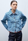 Blouson boutonné en jean - Monoprix Margaret Blouson boutonné en jean à 39,59 € dans le catalogue Monoprix Margaret