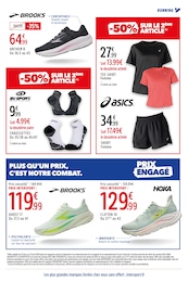 Offre Chaussettes dans le catalogue Intersport du moment à la page 7