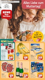 REWE Prospekt für München mit 20 Seiten REWE Prospekt "Dein Markt" für München, 20 Seiten, 05.05.2025 - 10.05.2025