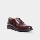 Derbies à lacets en cuir marron homme en promo chez La Halle Derbies à lacets en cuir marron homme dans le catalogue La Halle