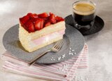Aktuelles Erdbeer-Vanille Torte mit einer Tasse Kaffee Angebot bei XXXLutz Möbelhäuser in Regensburg ab 3,90 €