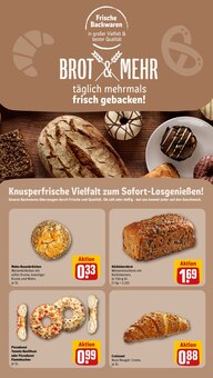 Pizza im REWE Prospekt "Dein Markt" mit 31 Seiten (Moers)