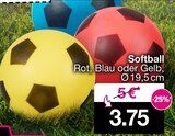 Softball Rot für 3,75 € bei Woolworth im Angebot Softball Rot im aktuellen Woolworth Prospekt