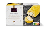 Bûche glacée surgelée "Monoprix Gourmet" sorbet fruit de la passion, crème glacée vanille Bourbon et inclusions d'amandes caramélisées, biscuit amandes avec éclats de crumble à 13,49 € dans le catalogue Monoprix