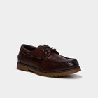 Chaussures bateau crantées marron homme - La Halle à Argenteuil Chaussures bateau crantées marron homme en promo chez La Halle Argenteuil à 35,99 €