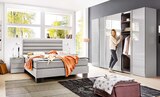Aktuelle Kleiderschrank Angebote bei porta Möbel in Salzgitter Aktuelles Nachtkonsole, Boxspringbett oder Schwebetürenschrank Angebot bei porta Möbel in Salzgitter ab 699,00 €