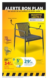 Chaise en promo dans le catalogue U Express à la page 3