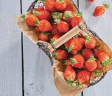 Promo Fraise Gariguette Label Rouge à 3,29 € dans le catalogue Intermarché Contact à Bidache