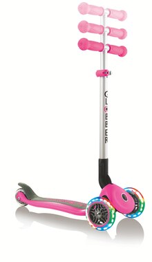 Trottinette 3 roues pliable rose roues lumineuses - Oxybul à Boulogne-Billancourt Trottinette 3 roues pliable rose roues lumineuses en promo chez Oxybul Boulogne-Billancourt à 59,99 €