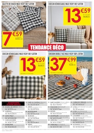 Offre Coussin De Chaise dans le catalogue Décor Discount du moment à la page 12