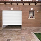 Porte de garage enroulable alu blanche RAL 9003 l. 240 x h. 200 cm dans le catalogue Castorama