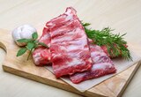 Aktuelle Schweinefleisch Angebote bei REWE in Braunschweig Aktuelles Kotelettrippe Angebot bei REWE in Braunschweig ab 0,88 €