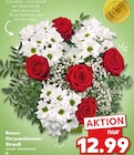 Kaufland - Rosen-Chrysanthemen-Strauß Angebot im Prospekt Rosen-Chrysanthemen-Strauß bei Kaufland im Prospekt "" für 12,99 €