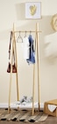 Porte-vêtements en bois en promo chez Gifi Versailles à 24,90 €