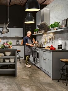 Küchenmöbel von nolte, NEFF, smeg bei Höffner Küchenmöbel von nolte, NEFF, smeg für 8.990,00 € bei Höffner im Prospekt "Küchen Spezial"