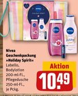 Aktuelles Geschenkpackung »Holiday Spirit« Angebot bei REWE in Offenbach (Main) ab 10,49 €
