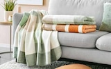 Wohndecke 'CADIZ' im Angebot bei Segmüller in Frankfurt Wohndecke 'CADIZ' Angebote von CASEA bei Segmüller Frankfurt für 24,99 €