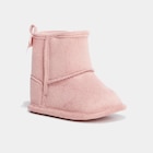 La Halle Saint-Gély-du-Fesc - Promo Bottons fourrés à scratchs et noeuds rose bébé fille Promo Bottons fourrés à scratchs et noeuds rose bébé fille à 12,99 € dans le catalogue La Halle à Saint-Gély-du-Fesc