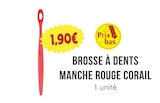 Brosse à dents manche rouge corail en promo chez Naturalia Brosse à dents manche rouge corail dans le catalogue Naturalia