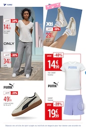 Offre Pantalon Femme dans le catalogue Intersport du moment à la page 4